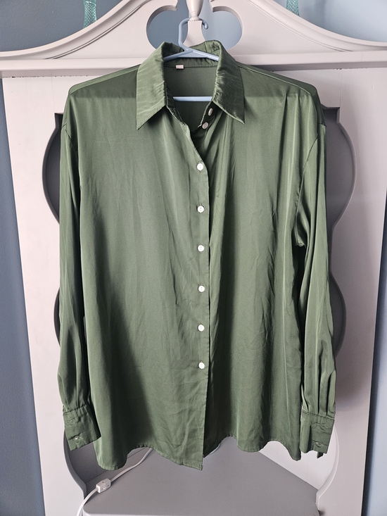 SHEIN Tops - SHEIN Olive Green Women's Button-Up Blouse